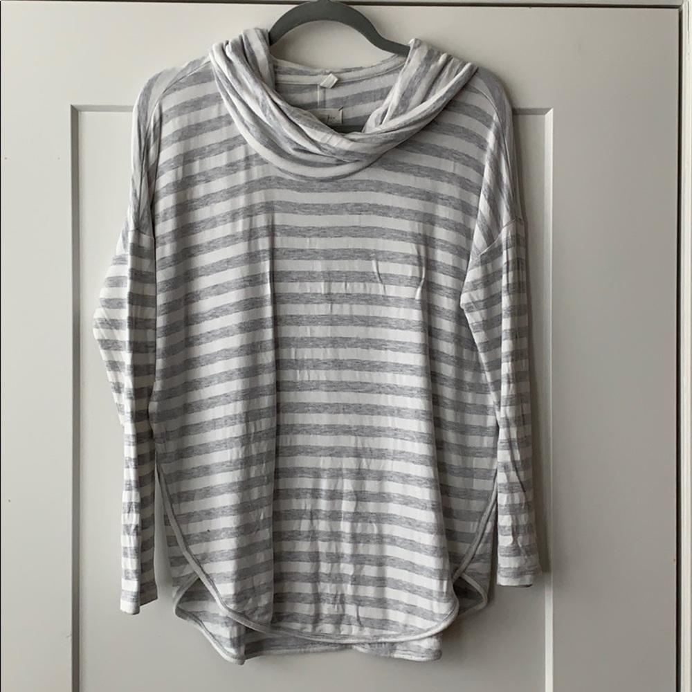 Lou & Grey Signaturesoft Cowl Neck Shirttail Top
